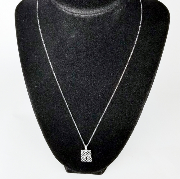 Sterling Silver Celtic Knot Pendant Necklace EUC - Picture 7 of 12